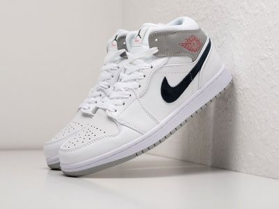 Кроссовки Nike Air Jordan 1 Mid