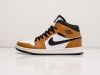 Кроссовки Nike Air Jordan 1 Mid коричневые мужские 13572-01